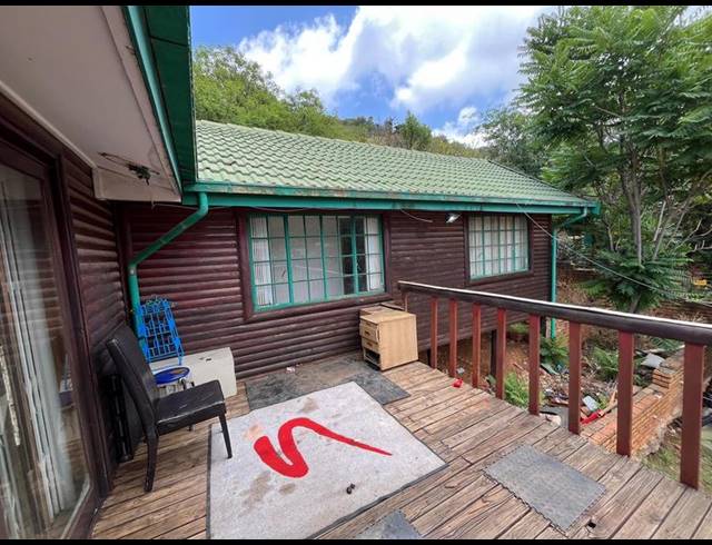 5 BEDROOM HOUSE FOR SALE IN BASSONIA